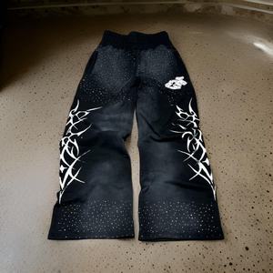 กางเกงวอร์มผู้ชายสไตล์วินเทจ ล้างสีแบบแอซิด แต่งคริสตัล ทรงขาบาน พิมพ์ลายสกรีน เอวยางยืด จีบด้านหน้า กันน้ำ ระบายอากาศได้ดี - Product Image 1