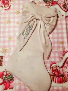 Stoking Natal Beludru dengan Hiasan Pita yang Sangat Lucu dan Menggemaskan untuk Dekorasi Perapian Dalam Ruangan dan Pesta di Rumah - Product Image 3