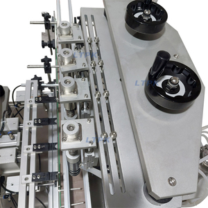 Máquina Automática <span class=keywords><strong>de</strong></span> Llenado <span class=keywords><strong>de</strong></span> Botellas <span class=keywords><strong>de</strong></span> Perfume, Aceite Esencial y Agua <span class=keywords><strong>de</strong></span> Colonia LT-AVPF4 con 4 Cabezales <span class=keywords><strong>de</strong></span> Vacío - Product Image 4