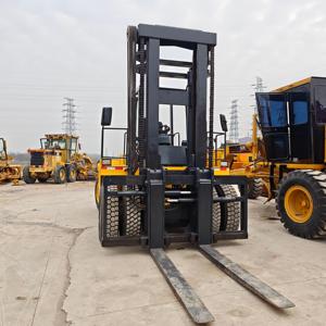 Montacargas Komatsu FD200 de 20 Toneladas Usado, Montacargas Japonés de 20 Toneladas con Motor Original Usado, Montacargas de Combustión Interna - Product Image 3