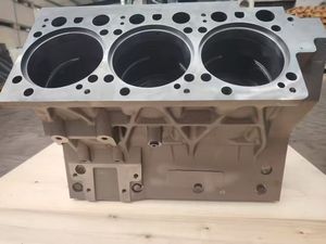 The <b>cylinder</b> <b>block</b> of the truck engine is OM501, and the crankcase is A5410102305 or A5410102005. The model is V. - Product Image 6