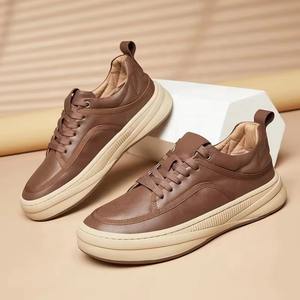 Zapatos Planos Deportivos Retro para Hombre, Modelo 2026, Transpirables, Antiolor, en Color Blanco, con Diseño de Suela Suave, Elegantes para Primavera/Invierno - Product Image 5