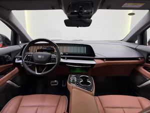 Cadillac OPTIQ : Design futuriste, espace intérieur spacieux, le SUV électrique de luxe moyen prêt pour tout voyage - Product Image 4