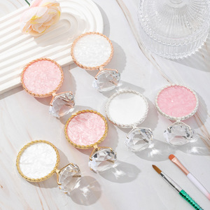 Venta al por mayor herramientas de uñas gran diamante práctica de uñas estante de exhibición 3D puntas de uñas tablero de exhibición paleta de colores de resina - Product Image 3