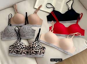 Sujetador Deportivo con Soporte Suave en Forma de W, 3/4 de Copa, Spandex/Nailon, Diseño Retro Moderno con Puntos Ondulados y Conexión Sin Costuras - Product Image 2