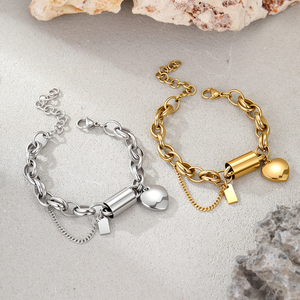 Chaîne pendentif en forme de cœur à la mode, en acier inoxydable, bracelet - ne se décolore pas, unique, de niche, de style européen. - Product Image 2