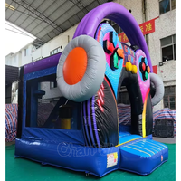 Structure gonflable combinée à thème manette de jeu avec toboggan, château gonflable extérieur pour enfants, idéale pour la location événementielle