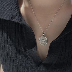 Colgante de Plata Pura S925 con Letra Inglesa, Diseño Vintage con Microincrustaciones, Elegante Temperamento Francés, Simple, Encantador y Exclusivo - Product Image 3