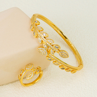 Ensemble de bracelet et bague en forme de trèfle simple et élégant, couleur or, plaqué or 14 carats, zircon blanc, bijoux pour femmes