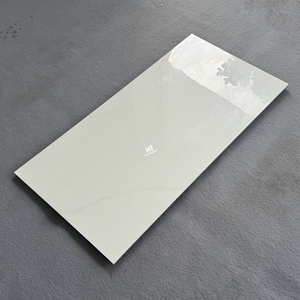 กระเบื้องปูพื้นคุณภาพสูง กวางโจว 60x120 600x1200 24x48 สีขาว เงา ขนาดใหญ่ สำหรับห้องนั่งเล่น - Product Image 4