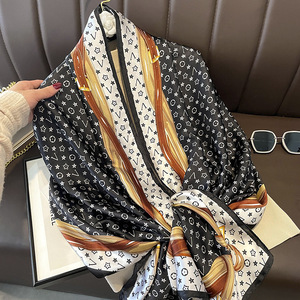 <span class=keywords><strong>Sciarpa</strong></span> in Raso Effetto Satinato Grande e Leggera per Donna, Scialle con Motivo Classico in Finta Seta, <span class=keywords><strong>Elegante</strong></span> Coprispalle Morbido in Raso OEM/ODM - Product Image 4
