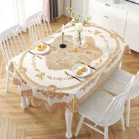 Nappe en PVC imprimée de dentelle florale de style européen 140x200cm, antidérapante, résistante à l'huile, lavable, personnalisable, adaptée pour les mariages