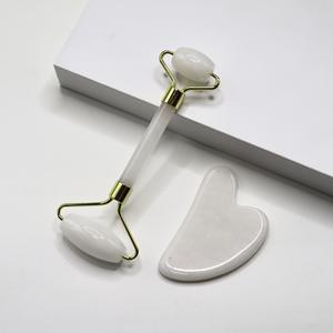 Ensemble <span class=keywords><strong>de</strong></span> rouleaux <span class=keywords><strong>de</strong></span> <span class=keywords><strong>jade</strong></span> 100% naturels et Gua Sha, outils <span class=keywords><strong>de</strong></span> massage vibrants pour le lifting du <span class=keywords><strong>visage</strong></span>, soins <span class=keywords><strong>de</strong></span> la peau, anti-âge et relaxation - Product Image 2