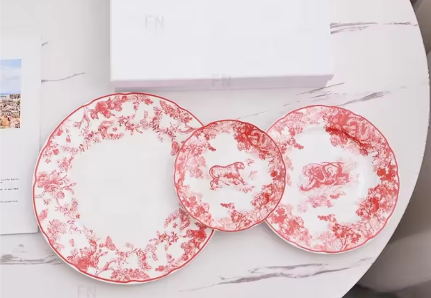 Conjunto rojo de 3 piezas.