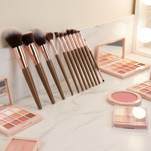 Juego de 13 Brochas de Maquillaje YUEXIU para Principiantes, de Pelo Sintético con Mango de Plástico, para Sombras de Ojos, Delineador, Sombras de Nariz, Puntos, Brillo Labial - Product Image 2