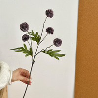 Realistiche Champagne Pompon Chrysanthemum met meerdere bloemknoppen, zijden bloembol voor bruidsboeket, thuisdecoratie, groothandel