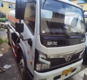 Camión <span class=keywords><strong>cisterna</strong></span> de 5000 <span class=keywords><strong>litros</strong></span>/<span class=keywords><strong>3000</strong></span> galones de segunda mano equipado con equipo de repostaje, barril de pistola de aceite y neumáticos de gran tamaño - Product Image 2