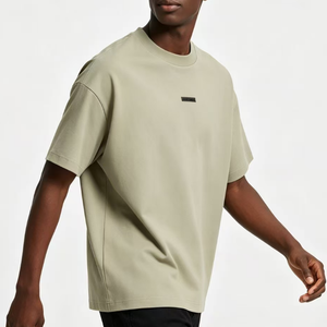 T-shirt de qualité supérieure à manches courtes, personnalisable, 100% coton, impression sérigraphique de qualité exceptionnelle. - Product Image 5