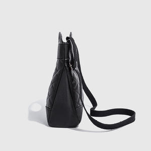 กระเป๋าสะพายไหล่ใบใหญ่สไตล์วินเทจ ดีไซน์เก๋ ทันสมัย วัสดุ PU กันน้ำ เรียบง่าย - Product Image 3