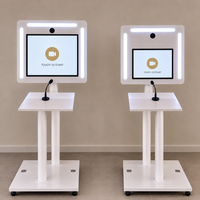 Photomaton mobile en métal de 21,5 / 15,6 pouces avec caméra 4K, microphone intégré, barre d'éclairage LED et roulettes inférieures