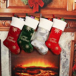 Chaussette de Noël en velours personnalisée de 19 pouces avec estampage doré, grand sac à bonbons, sac cadeau, décoration de la maison - Product Image 1