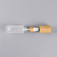 Flacon de lotion en verre dépoli de luxe, vide, à épaule plate, avec pompe pulvérisatrice en bambou, disponible en 30ml, 50ml, 60ml, 100ml, 120ml, 1oz, 2oz, 4oz