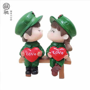 Poupées de couple de soldats enlacés en résine, miniatures pour décorations de gâteaux, décorations pour la Saint-Valentin - Product Image 5