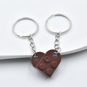 Venta al por mayor a juego corazón llavero separable amor bloques de construcción llaveros para Mujeres Hombres Día de San Valentín regalos de cumpleaños - Product Image 4