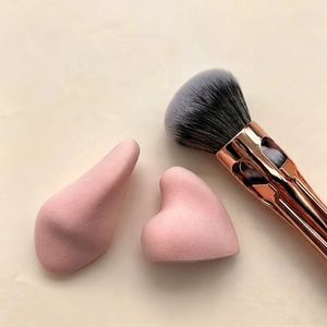 YRX Nuevo Set de Brochas de Maquillaje Magnéticas Profesionales 10 en 1 con Diseño Personalizado para Contorno de Mejillas y Colorete, OEM - Product Image 5