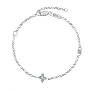 Bracelets pendentifs trèfle à quatre feuilles porte-bonheur en argent S925 avec pierre Moissanite couleur D clarté VVS1 de la collection intemporelle Dylam - Product Image 1