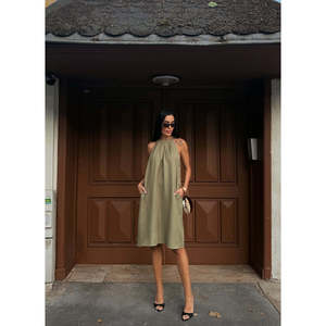 DEFILE Robe midi tissée à col licou pour femme - Élégante robe noire sans manches pour l'été, idéale pour les cocktails et les soirées, coupe trapèze pour femmes - Product Image 2