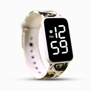 <span class=keywords><strong>Reloj</strong></span> Electrónico Digital LED con Correa de Impresión a Color, Moderno y Novedoso, para Hombres, Mujeres y Estudiantes, Pantalla Táctil, Caja de Plástico, Diseño de Moda - Product Image 4