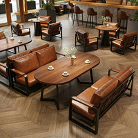 Chaises de salle à manger et banquettes en cuir style rétro avec dossier pour cafés, pâtisseries, salons de thé, hôtels et villas
