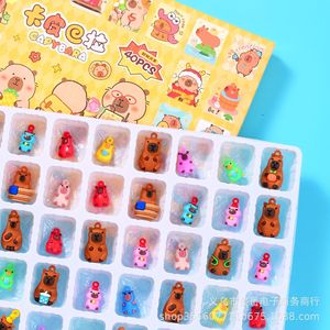 การ์ตูน capybara กล่องปริศนาขนาดเล็ก40ชิ้นกล่องตุ๊กตาพวงกุญแจกล่องตาบอดสำหรับเด็กประถมของเล่นโรงเรียนของขวัญเล็กๆ