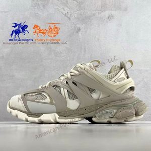 รองเท้าผ้าใบลำลองคุณภาพสูงสำหรับผู้ชาย รุ่น 3.0 ทรง Chunky พร้อมไฟ LED สไตล์ Balenciagae - Product Image 5