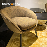 Canapé sectionnel Connery de luxe en cuir de style moderne, extensible et souple pour le salon - par Soft Furniture