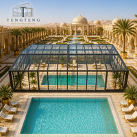 Véranda en aluminium rétractable avec toit coulissant, imperméable et dotée de grands panneaux de verre pour piscines