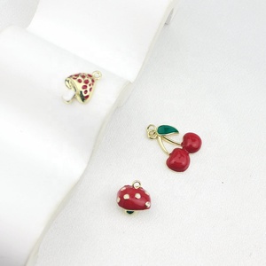 CH-JDP1231 đáng yêu men anh đào/nấm Hình dạng mặt dây chuyền thời trang mới men mạ đồng Char, đồ trang sức phụ kiện bán buôn - Product Image 6