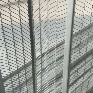 Fabricante de listones de acero corrugado hechos de bobinas de chapa de acero cortada y expandida en un patrón de espina de pescado <span class=keywords><strong>con</strong></span> nervaduras metálicas - Product Image 2