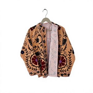 Chaqueta de terciopelo bordada para mujer, cuello mandarín, manga larga, diseño floral, abrigo de otoño hecho a mano - Product Image 1