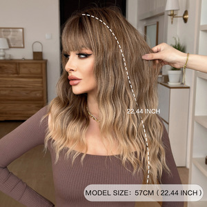 Perruque complète 2025 dégradé marron <span class=keywords><strong>mi</strong></span>-longue ondulée bouclée <span class=keywords><strong>avec</strong></span> <span class=keywords><strong>frange</strong></span>, effet naturel, soyeux et mat, mécanisme de teinture par le dessus, pour l'exportation - Product Image 2