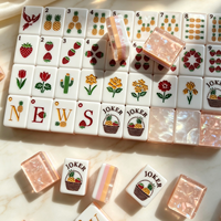 Tuiles de Mahjong de Luxe aux Motifs Fraise, en Acrylique Effet Nacre Irisé, Gravées et Peintes, Écologiques, Prêtes à l'Expédition