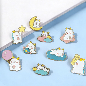 Lot de badges en émail personnalisés dinosaures, épingles de revers en métal mignonnes avec motifs lune, étoile et nuage pour enfants et cadeaux - Product Image 1