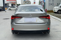 Lexus IS 2017 d'occasion, berline LHD, essence, 5 places, cuir, jantes R17, automatique, toit ouvrant, caméra 360°, caméra de recul