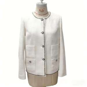Giacca in Vera Pelle Bianca da Donna con Dettagli in Stile Tweed e Bordature - Elegante <span class=keywords><strong>Cappotto</strong></span> in Pelle con Bottoni Decorativi per il Pendolarismo - Product Image 1