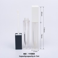 En stock, tube à gloss à lèvres carré en plastique de 7 ml avec bouchon à vis, logo personnalisé imprimé, diamètre de 10 à 11,9 mm, emballage cosmétique