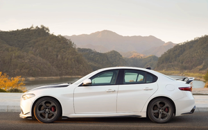 Kit de Carrocería Estilo Robot YICKU para <span class=keywords><strong>Alfa</strong></span> Romeo <span class=keywords><strong>Giulia</strong></span> 2017-2024, Actualización de Faldones Laterales, Capó y Difusor Trasero - Product Image 4