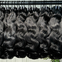 Extensiones de Cabello Humano Virgen Camboyano con Ondas Naturales, Color Natural, Brillante, Suave, Textura Lisa, Doble Trama a Máquina, Densidad Completa