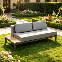 Ensemble de canapés modulaires d'extérieur modernes avec structure en aluminium et lattes en teck naturel, canapé sectionnel de patio avec table basse pour hôtel, jardin, villa