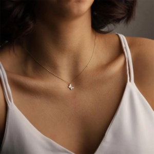 Colliers pendentifs papillon bleu en émail sur acier inoxydable délicats - Product Image 3